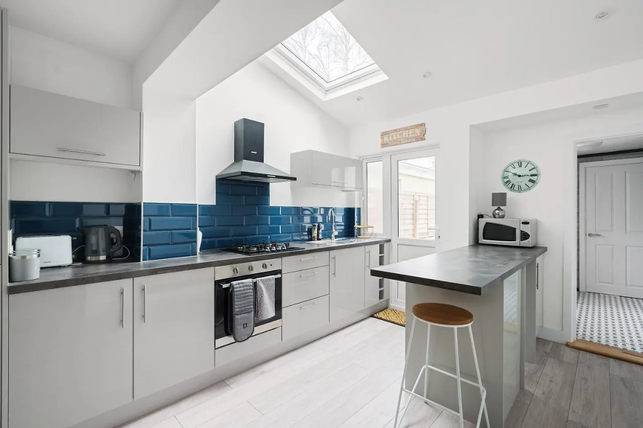 Adorable, Inviting Town House! Villa Cheltenham