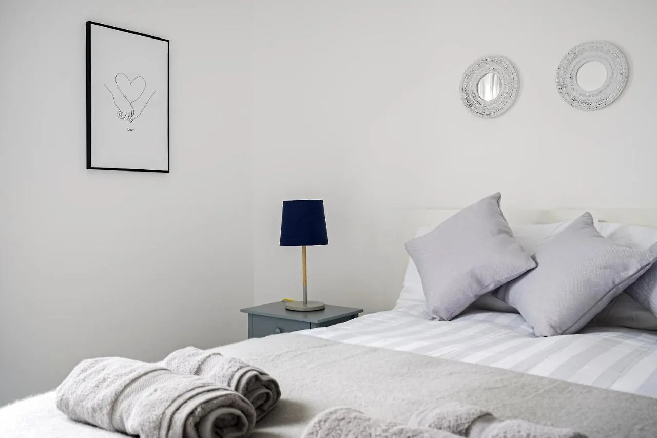 Adorable, Inviting Town House! Villa Cheltenham 0*,
