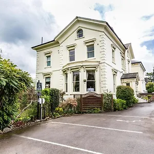 4* Pensión Beaumont House