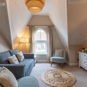 Stowaways Loft Apartment Whitby