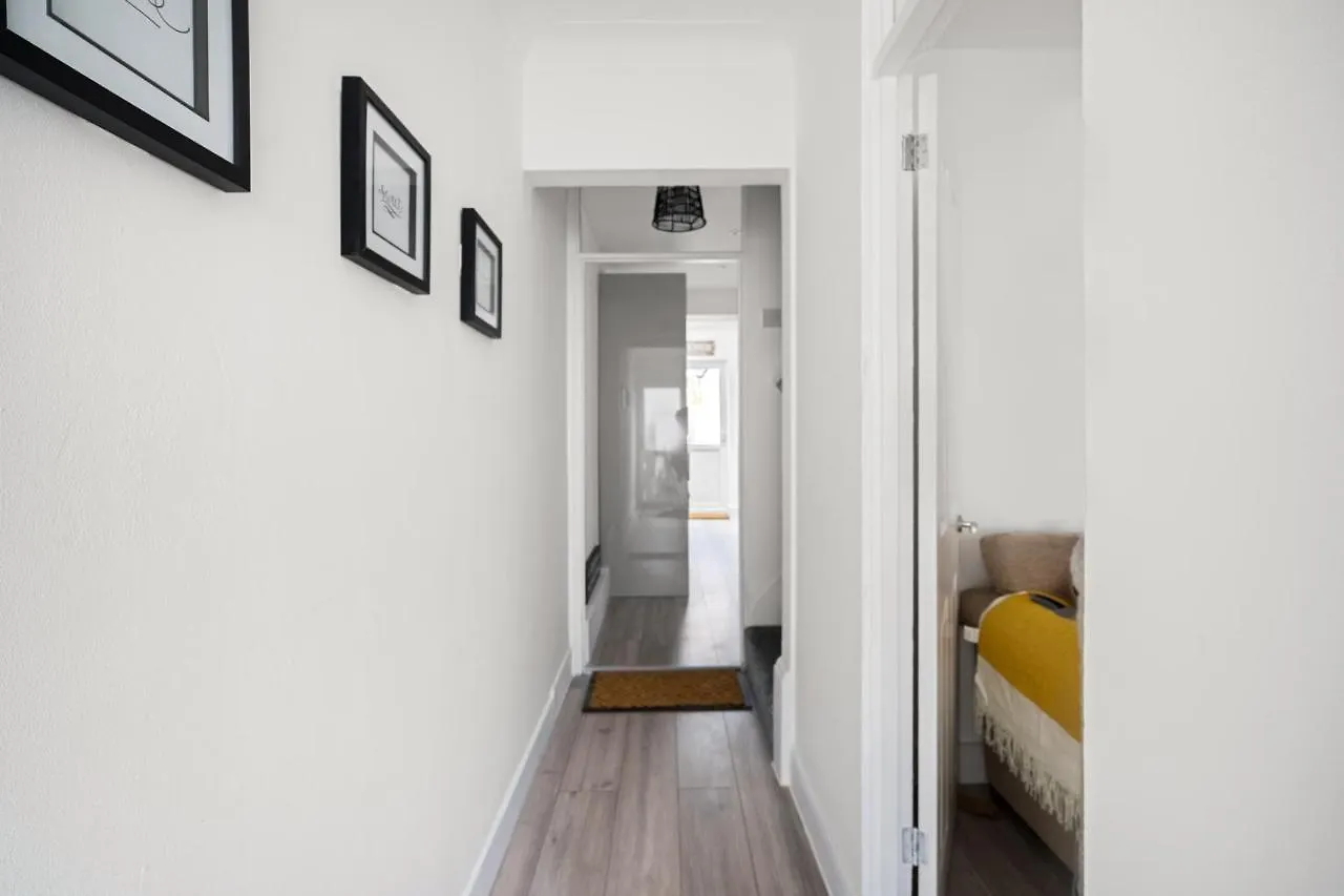 Holiday home Adorable, Inviting Town House! Villa Cheltenham