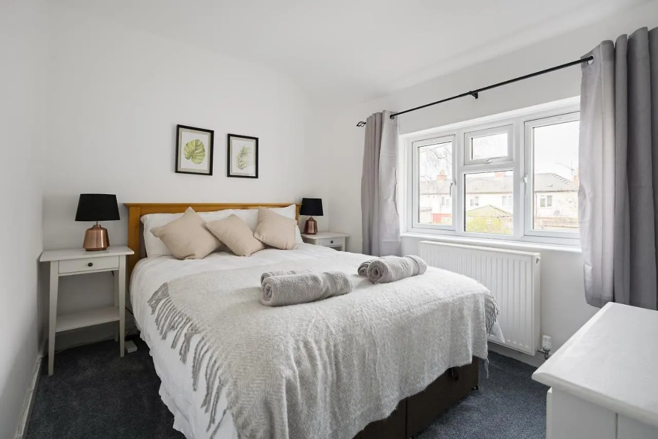 Σπίτι διακοπών Adorable, Inviting Town House! Βίλα Τσέλτενχαμ
