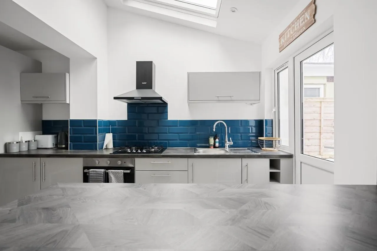 Σπίτι διακοπών Adorable, Inviting Town House! Βίλα Τσέλτενχαμ